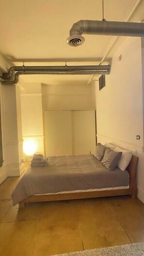 Iron/ironing board, WiFi