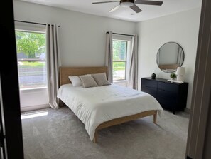 Silitysrauta/-lauta, Wi-Fi, vuodevaatteet