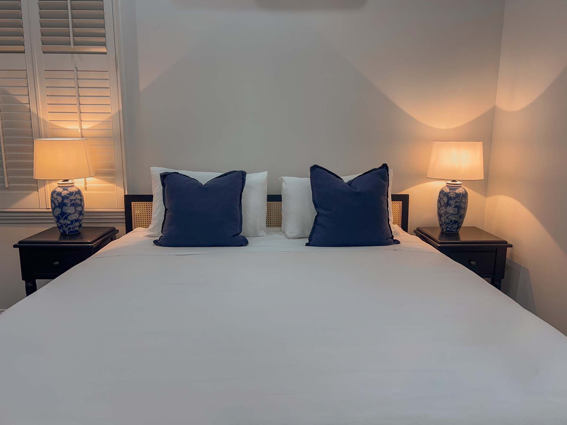 4 bedrooms, iron/ironing board, Internet, bed sheets