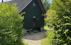 Exterior - Amazing home in Frederiksværk with WiFi (Frederiksværk)