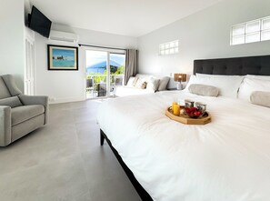 3 makuuhuonetta, työpöytä, silitysrauta/-lauta, ilmainen Wi-Fi