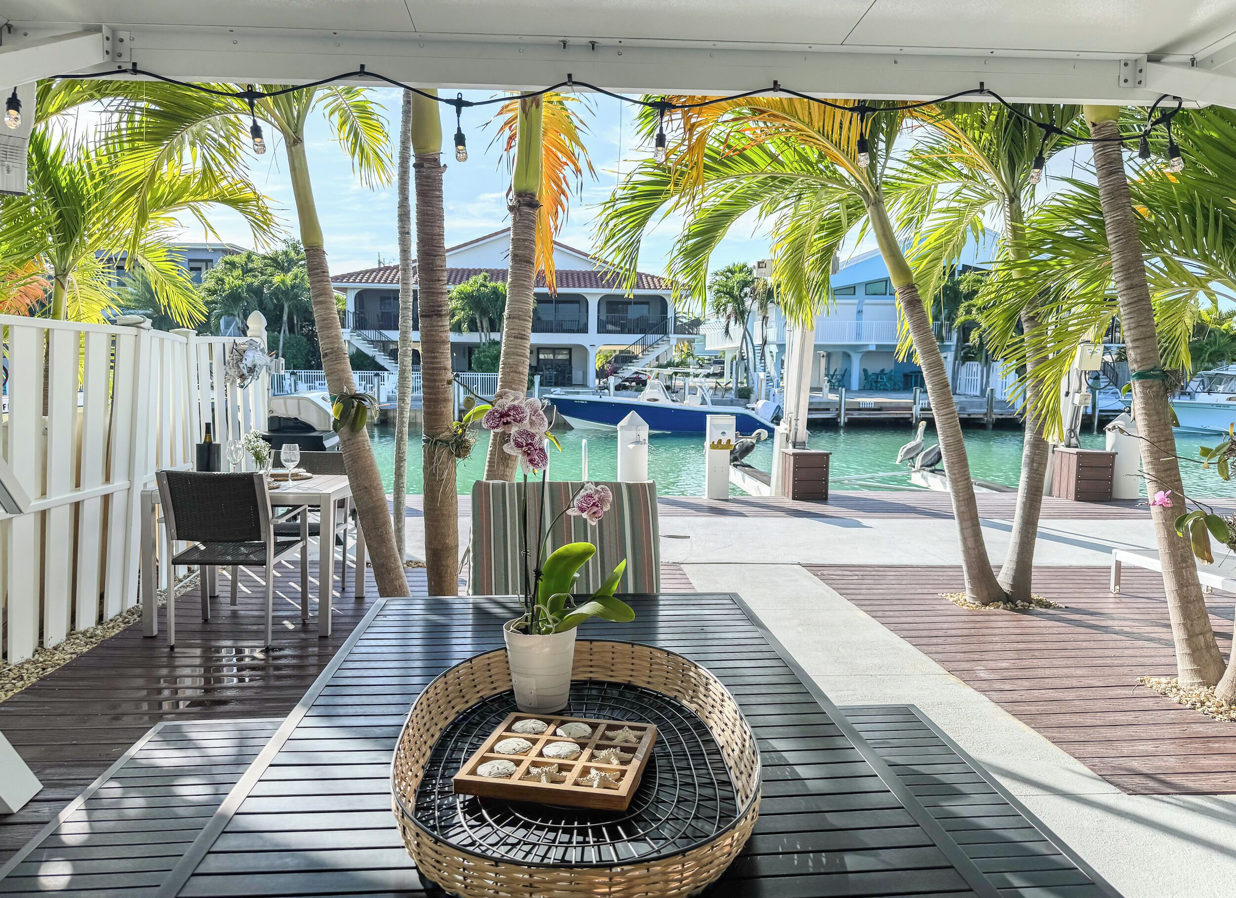 屋外ダイニングエリア