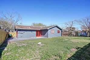 Exterior - Relaxing Coastal Home Home (Corpus Christi)