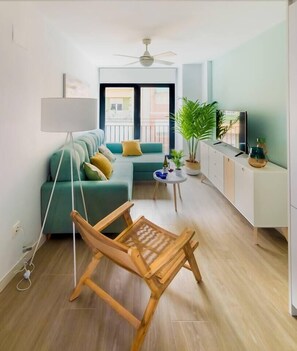 TV - Ap.Marino 3rd floor shared heated swimming pool (Alicante/Alacant)