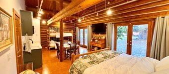 Farmstay in the Woods at Cedrus Farms