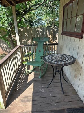 Terrace/patio - Cozy Loft Walk to Downtown & Near Gettysburg (New Oxford)