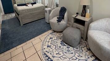 Cuna de viaje, wifi gratis y ropa de cama