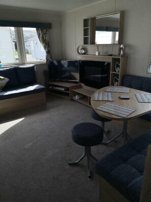 Living area - Presthaven Beach Resort - Holiday Accommodation 14316 (Holywell)