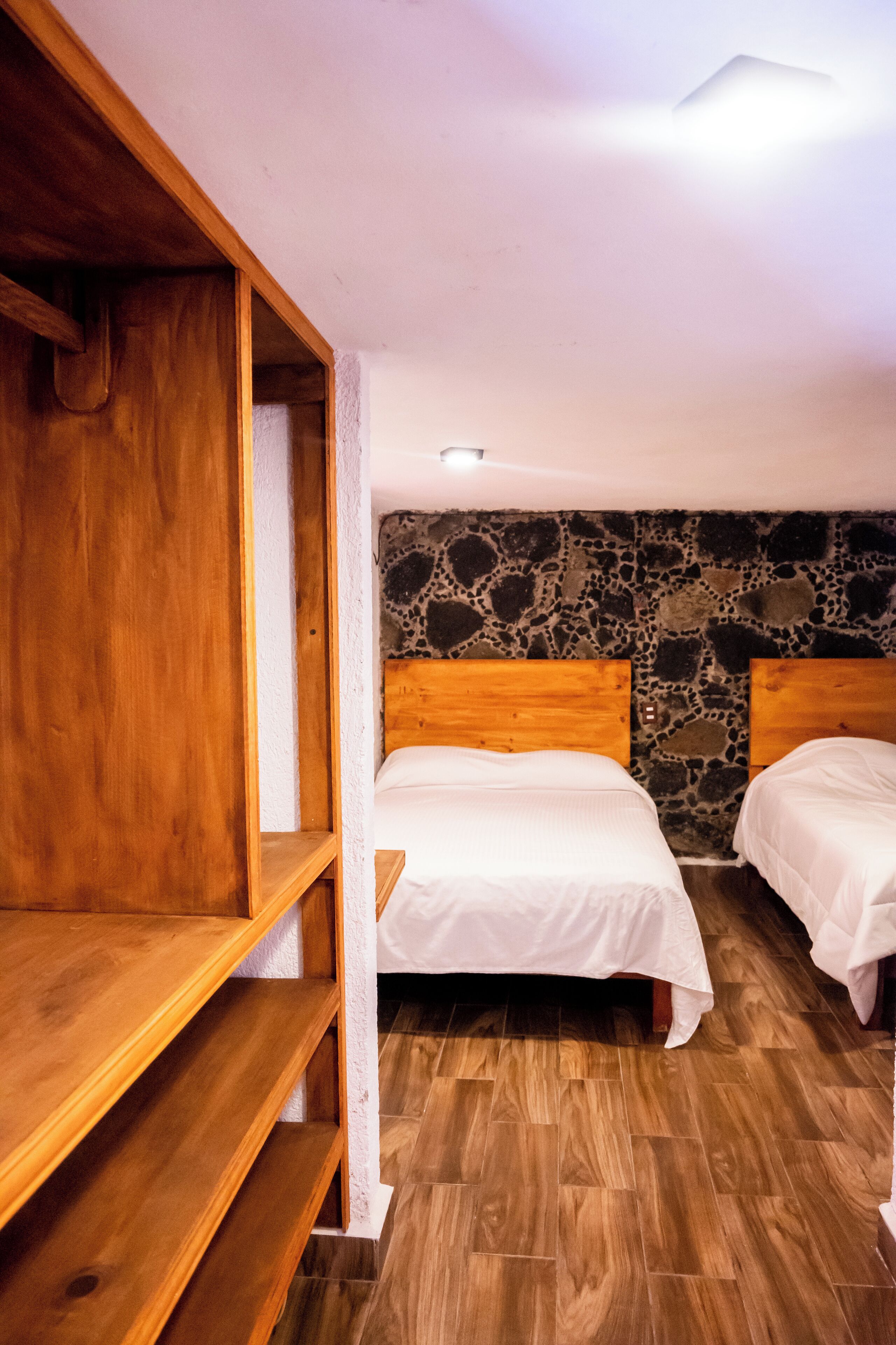 Wifi gratis y ropa de cama 