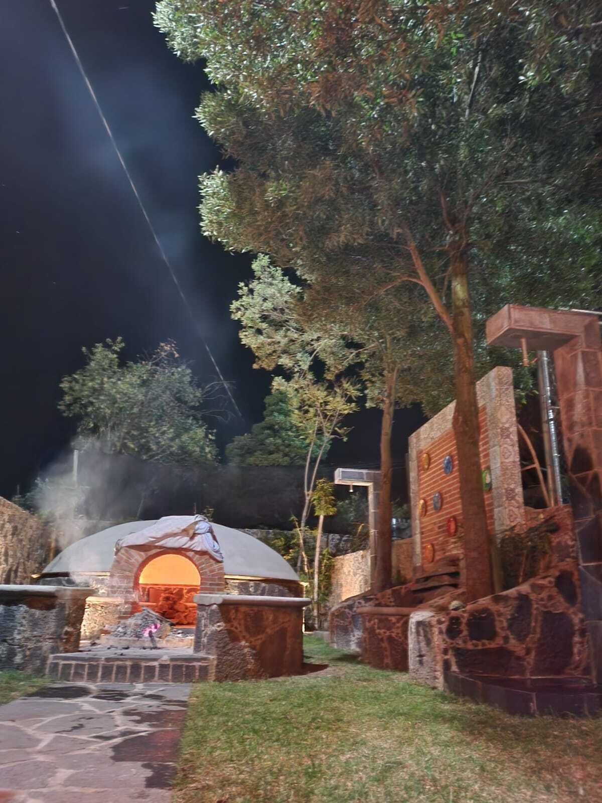 Tratamientos corporales y masajes con piedras calientes 