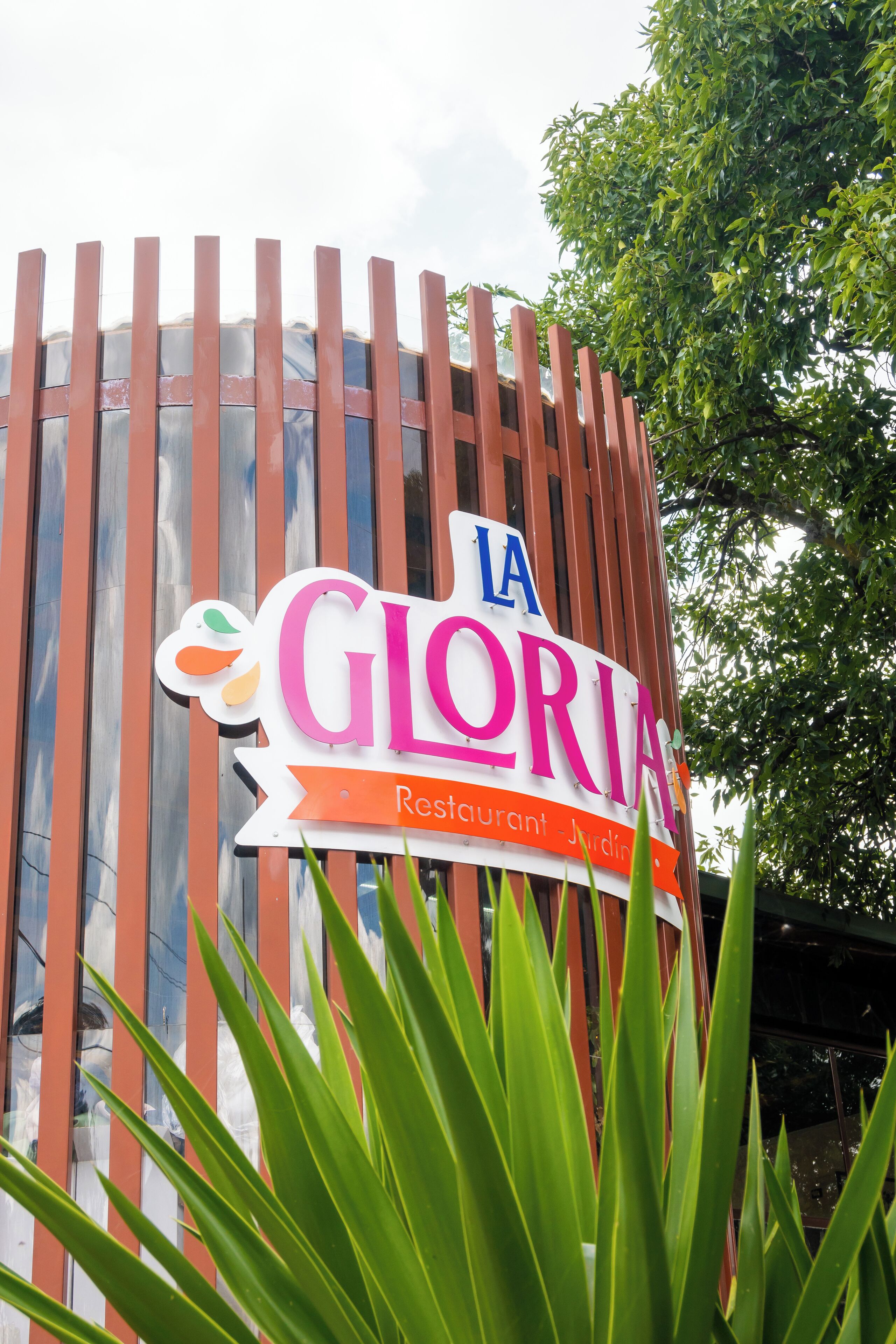 Señal para el Restaurante LA GLORIA Jardín.