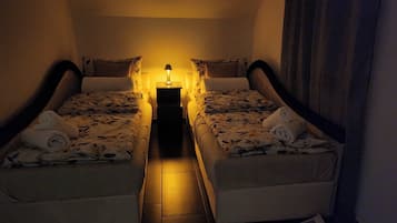 Iron/ironing board, WiFi, bed sheets