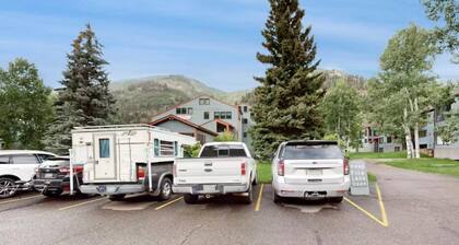 Cozy, Central 3BR Gem: Hot Tub + Fireplace