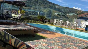 2 kolam renang outdoor