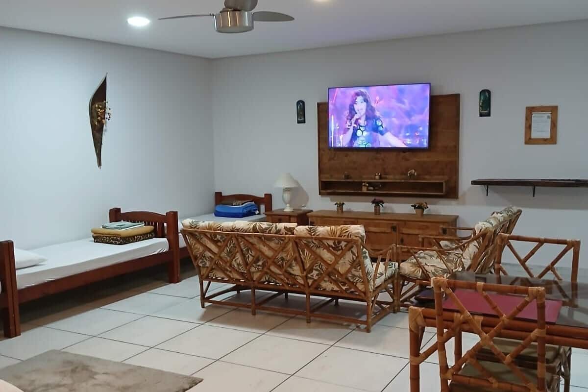 Kamar Keluarga, balkon, pemandangan kebun | Didekorasi berbeda-beda dan seprai linen