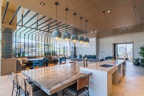 Lobby sitting area - Saiya (Phoenix)