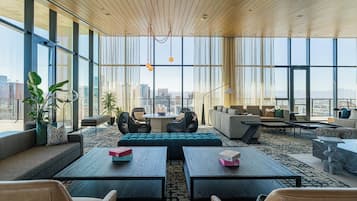 ๋ก๋น ์ข์ ๊ณต๊ฐ