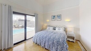 3 bedrooms, iron/ironing board, free WiFi, bed sheets - Single-Story Faro Park Villa on a Large Plot, Featuring Air Con (Playa Blanca)