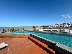 Pool - Beachfront apartment on Bessa beach. (João Pessoa)