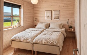 Travel crib, free WiFi - Beautiful home in Sydals with sauna (Sydals)
