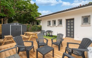 Outdoor dining - 3 bedroom pet friendly home in Mimizan (Mimizan)