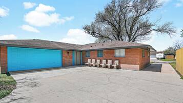 Comfort House | Exterior