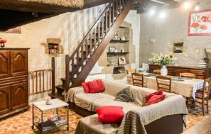 Smart-TV, Kamin, Tischtennisplatte