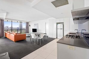 Microwave, oven, stovetop, dishwasher - 1BRM + Study River View at Circle on Cavill (Gold Coast)