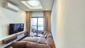 Living area - Overlooking the river apartment in town centre (Đà Nẵng)