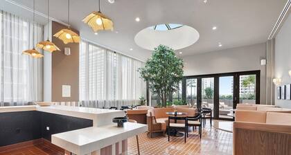 Chic Crosby Condo Miami Worldcenter Downtown