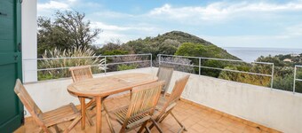 Belle maison au bord de la mer