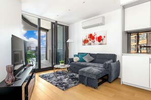 Living area - Early check in | Pool, Spa & Sauna | Centralised (Docklands)