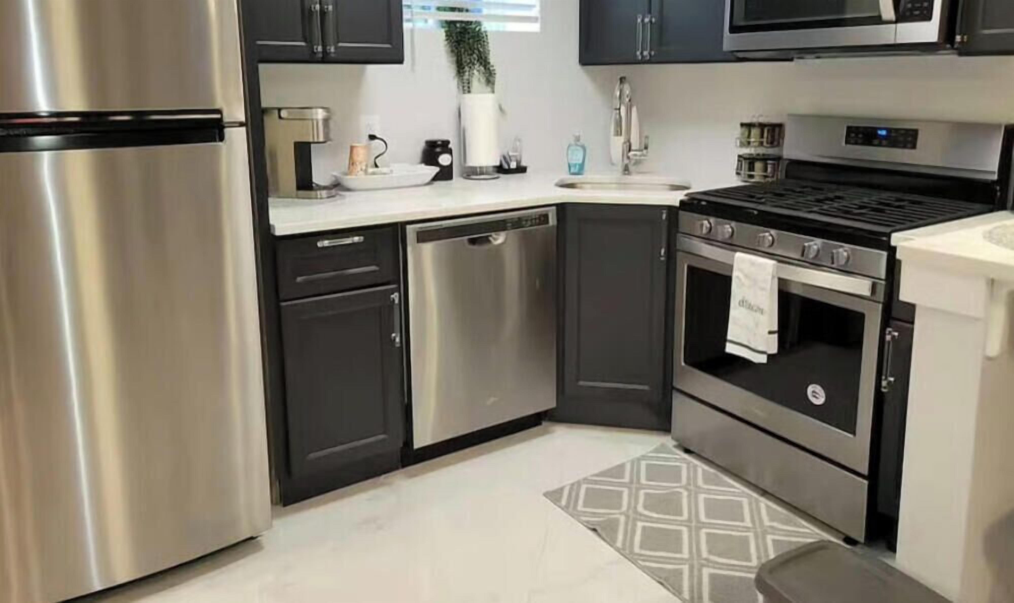 Refrigerador, microondas, horno, placa de cocina