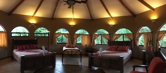  3BR Fully staffed Jungle Villa with Toucans, Mountains and Waterfalls!