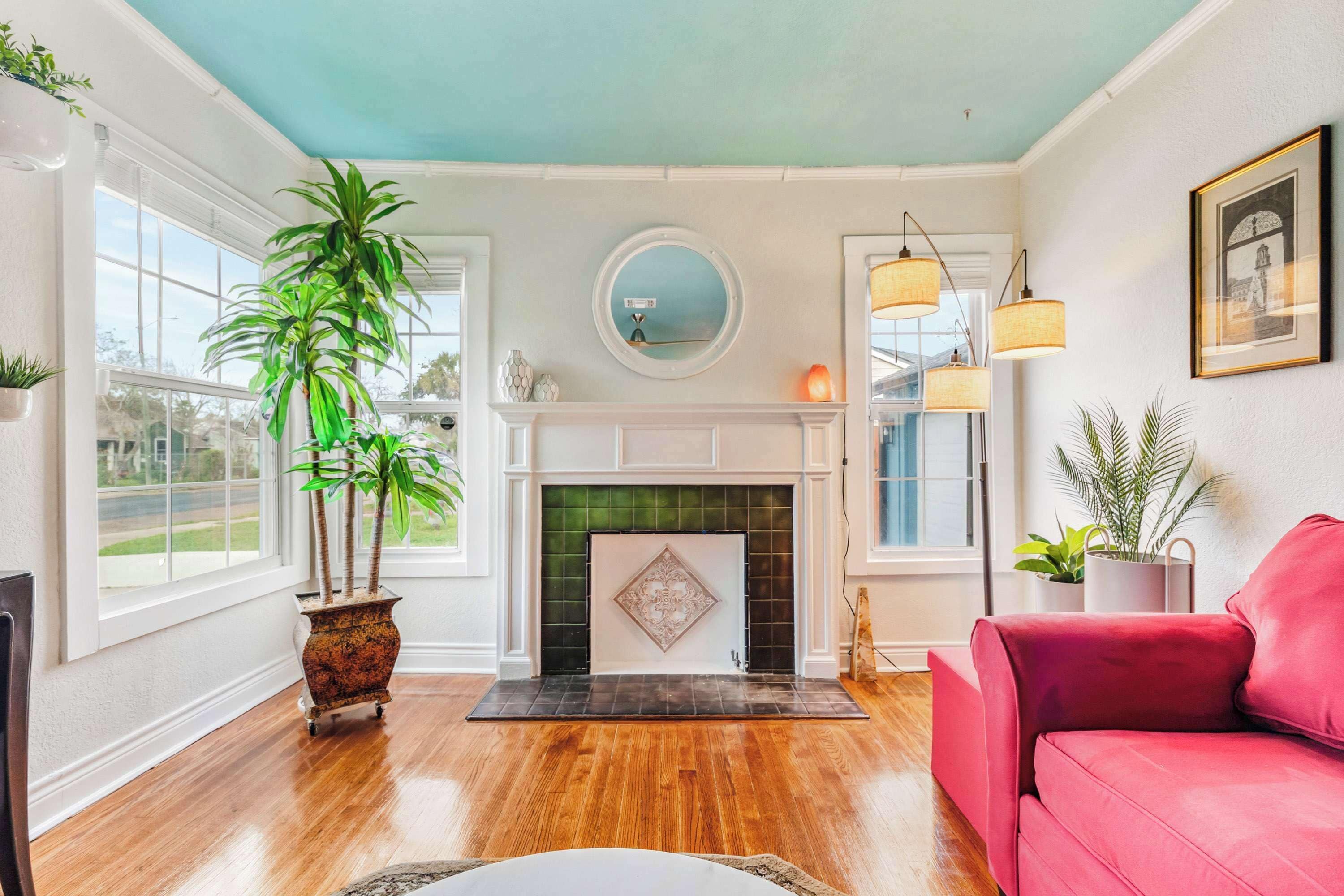 Een smart-tv en een kantoor