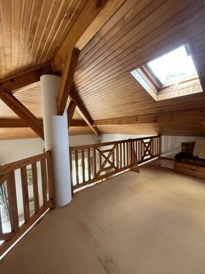 Interior - Seignosse Océan - Bright, quiet family villa, WiFi, walking distance to the beach, sleeps 6 (SEIGNOSSE)