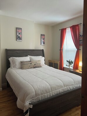 3 bedrooms, iron/ironing board, WiFi, bed sheets - 3-bedroom apartment rental (Brooklyn)