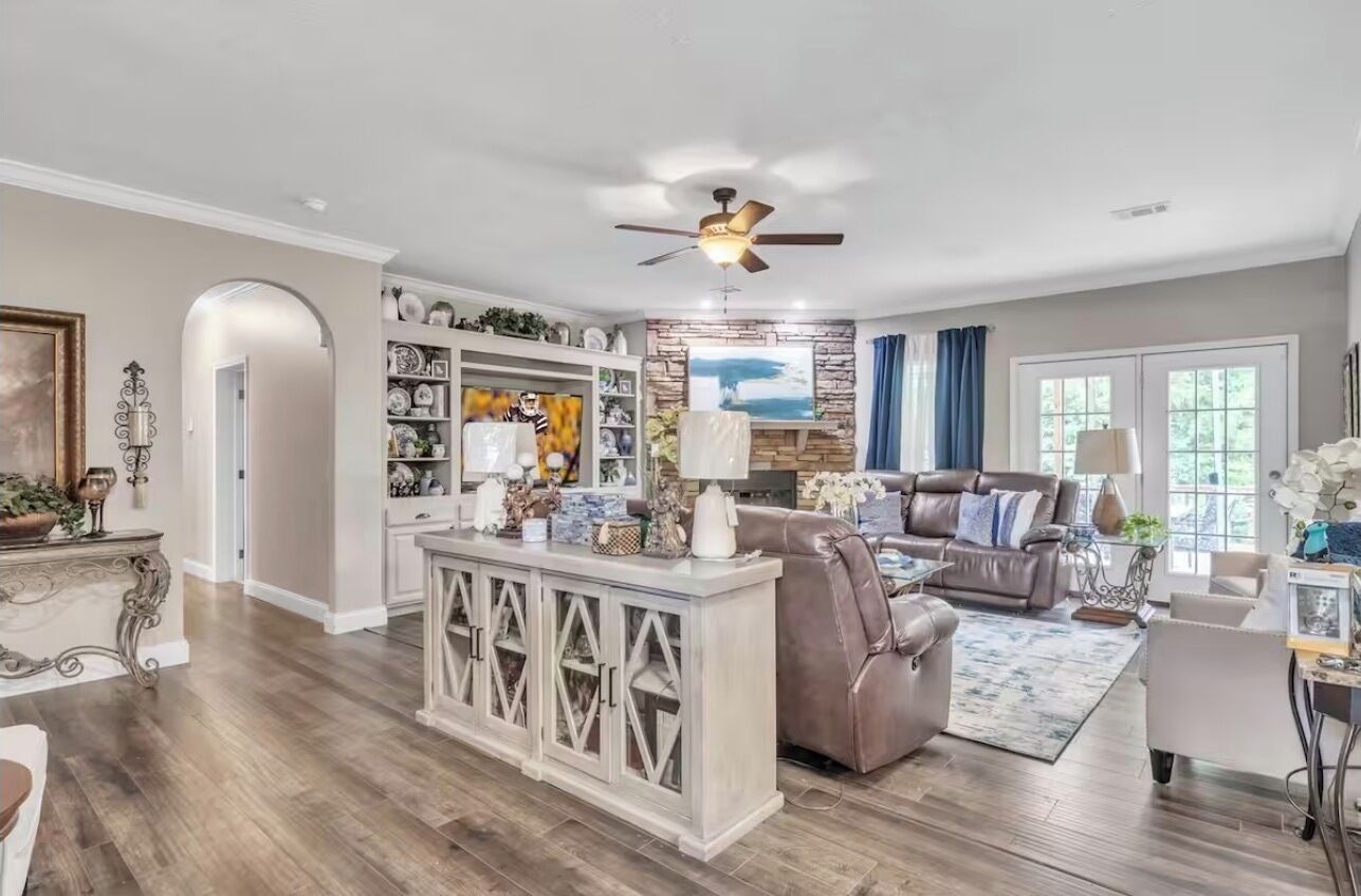 Smart TV, fireplace, table tennis, books