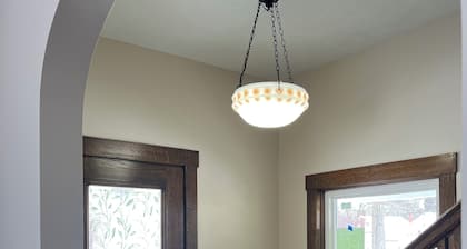 Historic 5BR Geneva Retreat – Remodeled Charm Near Lake Erie & Wineries