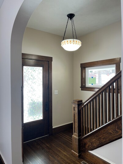 Historic 5BR Geneva Retreat – Remodeled Charm Near Lake Erie & Wineries