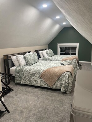 5 bedrooms, free WiFi, bed sheets
