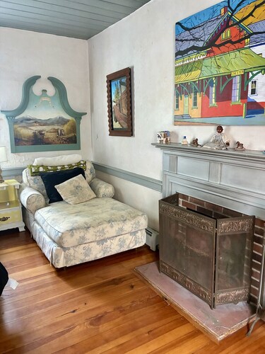 Shenandoah Farm Stay POOL and GAME BARN