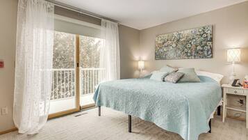 2 bedrooms, iron/ironing board, internet, bed sheets