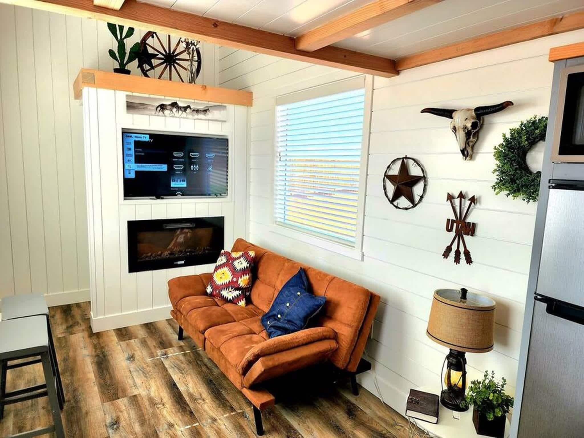 TV, fireplace, offices
