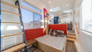 Vauvan matkasänky, Wi-Fi, vuodevaatteet