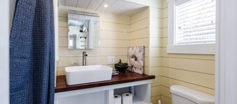 Pet-Friendly Stay Near Zion • Trails • BBQ & Deck