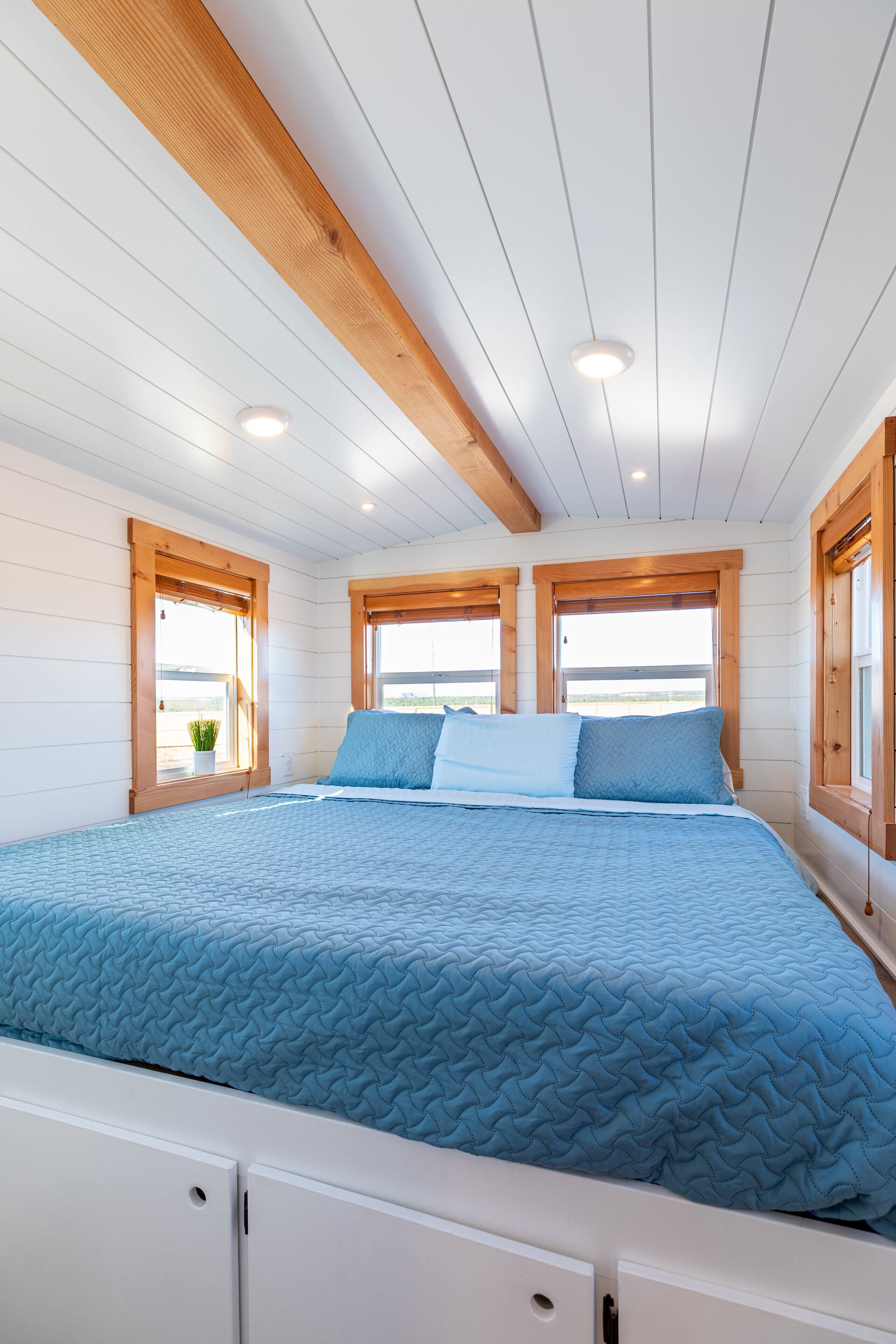 Vauvan matkasänky, Wi-Fi, vuodevaatteet