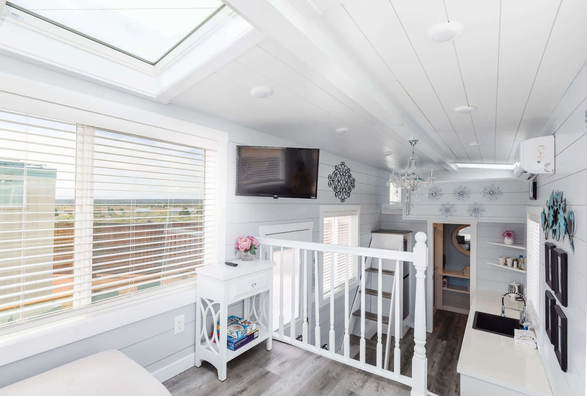 可攜式嬰兒床、Wi-Fi、床單