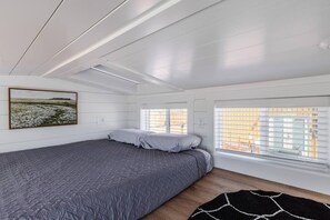 Vauvan matkasänky, Wi-Fi, vuodevaatteet