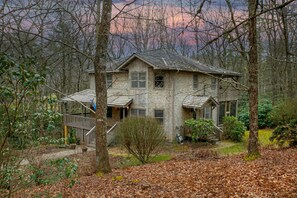 Exterior - Bear Bunker - 10 minutes from Highlands and 12 minutes from Cashiers (Highlands)